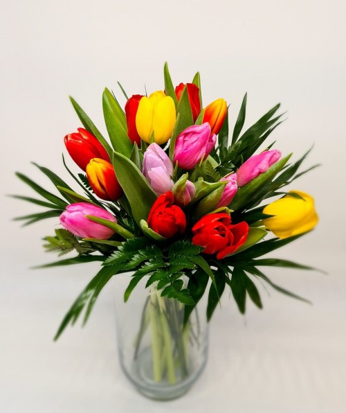Envía a domicilio ramos de tulipanes. Flores a domicilio en la floristería  online 